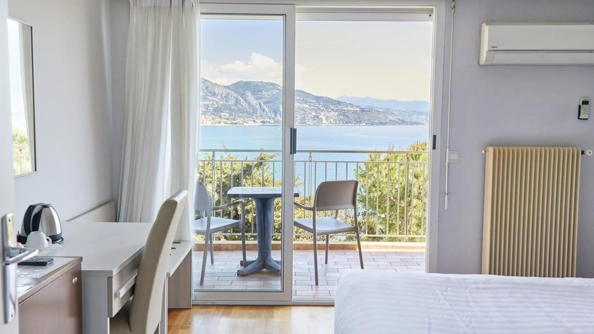 Hotel Alexandra Roquebrune-Cap-Martin 3*,